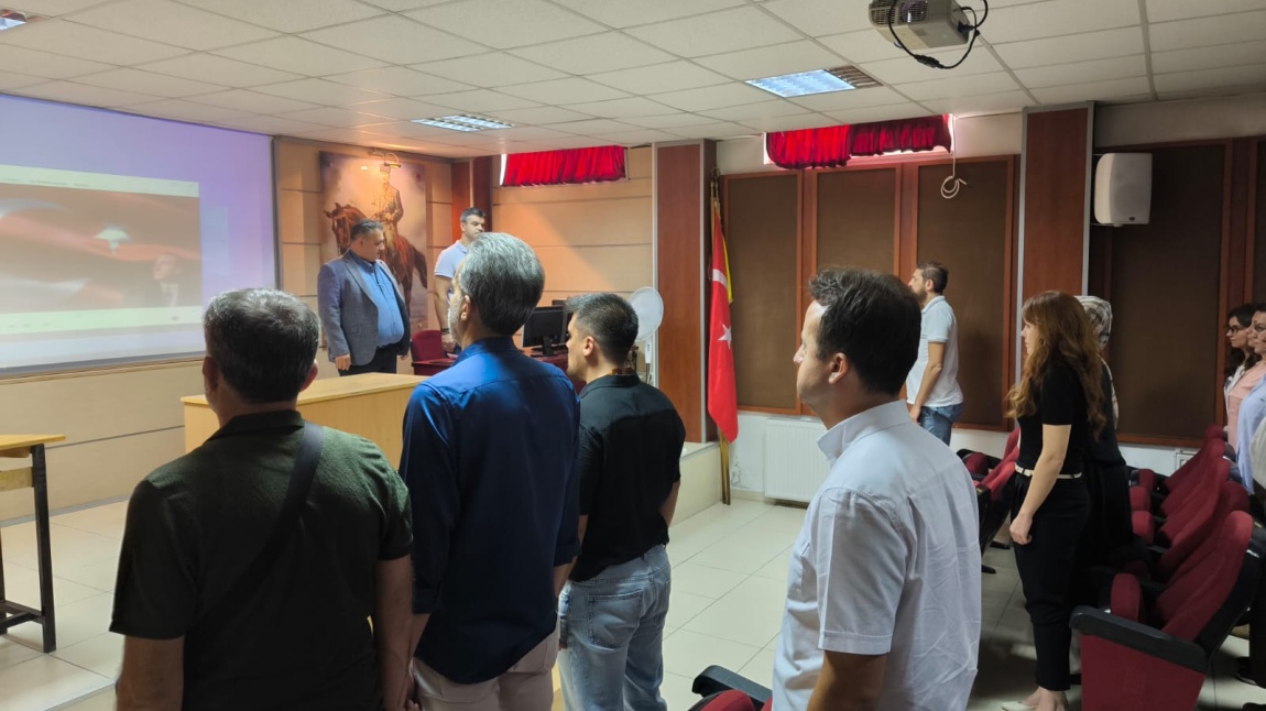 Okul Müdürümüz Sayın Engin TURAN'ın başkanlığında 2025-2026 sene başı toplantımızı gerçekleştirdik. 